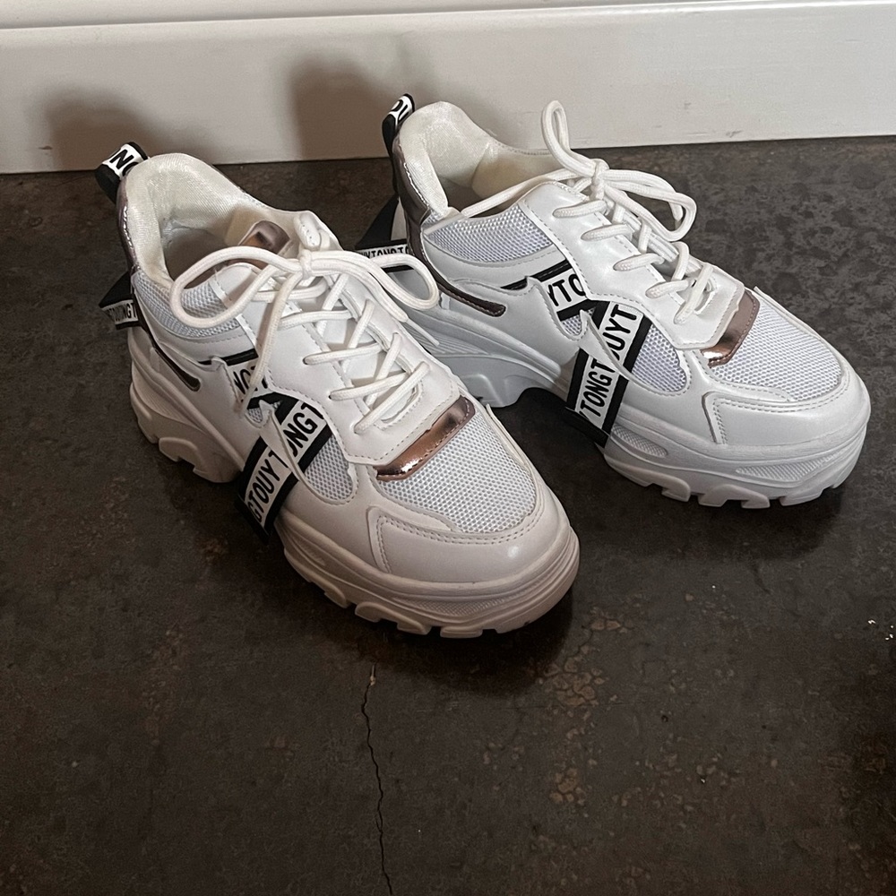 TongTouy Shoes